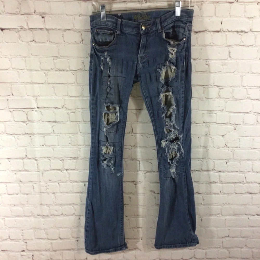 Junior’s Red Rivet Distressed Medium Wash Denim Blue Jeans - Size 5